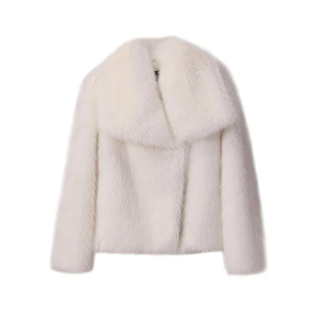 Faux fur jacket with voluminous collar and soft material